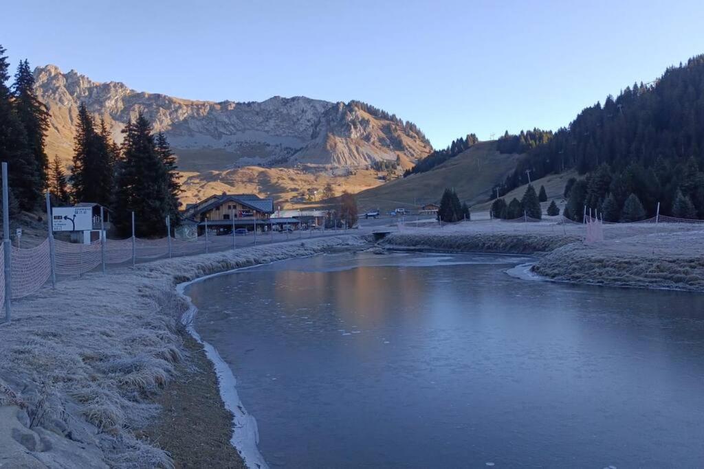 Studio Au Pied Des Pistes Avec Vue Sur La Montagne Mieussy Esterno foto